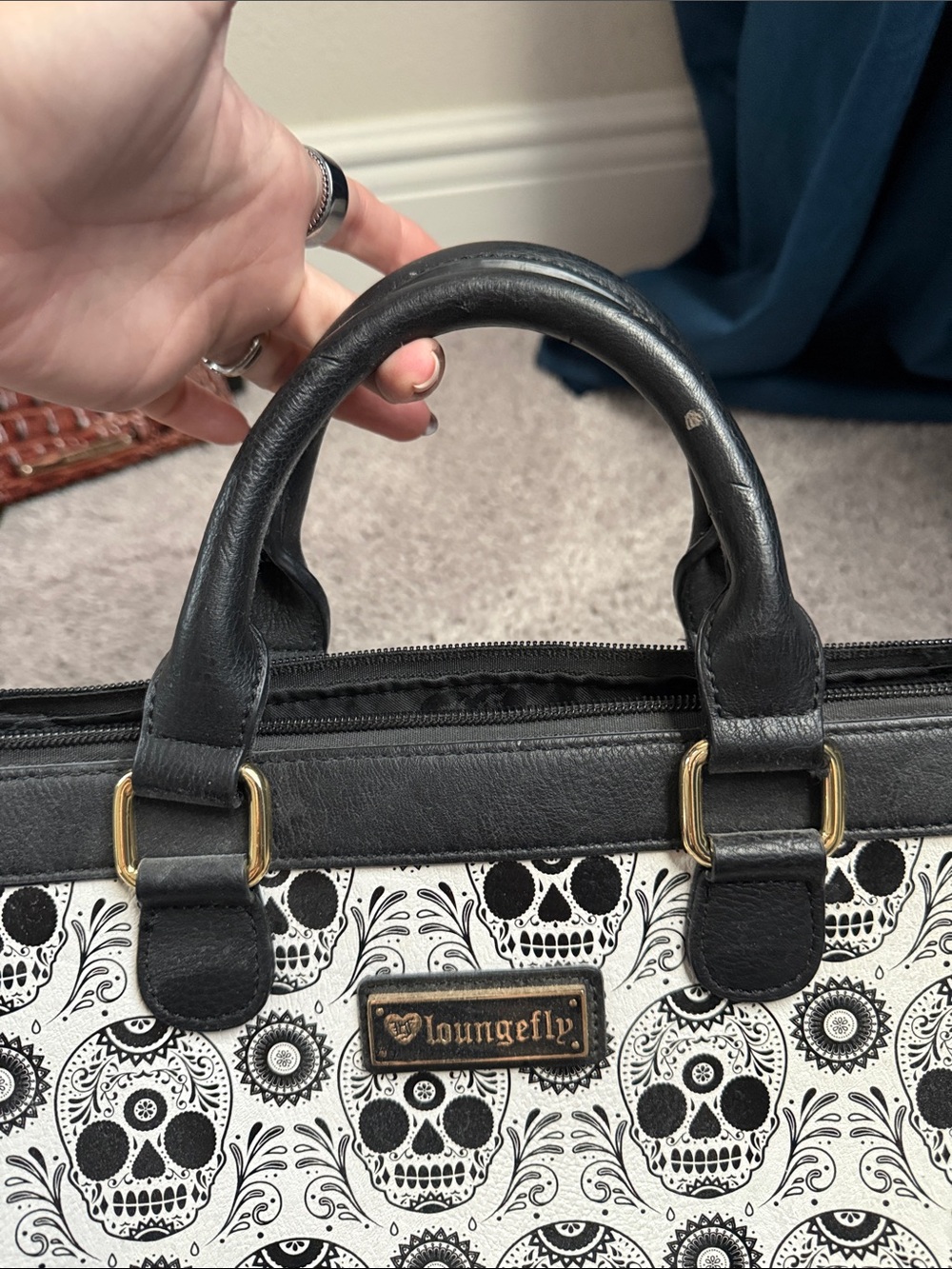 Loungefly Black & White Sugar Skull Tote with Matching Wallet - Picture 5 of 10
